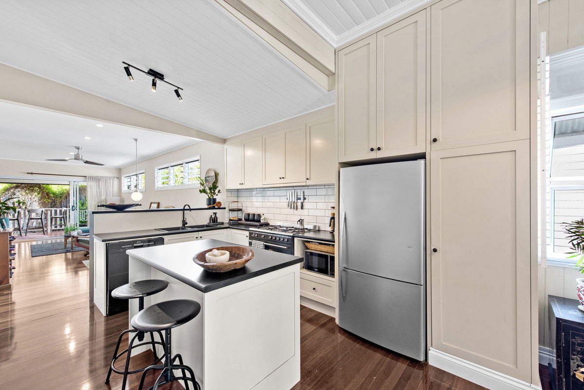 Listing image for 42 Murray Street, Sandgate  QLD  4017